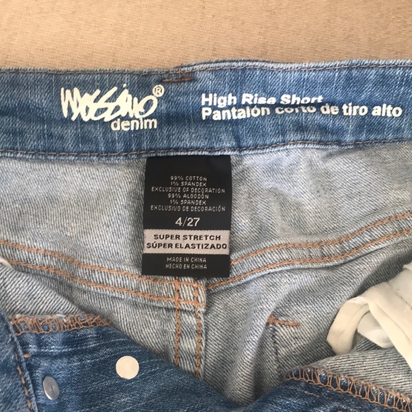 Shorts - Picture 2 of 3